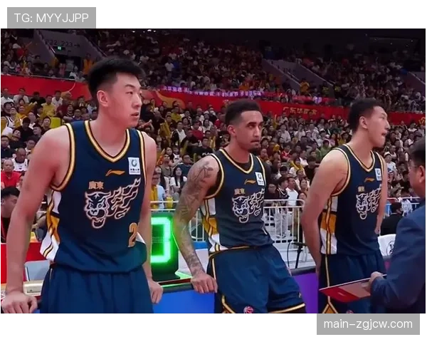 广东队迎来好消息焦泊乔正式投入训练，近日将复出补充内线